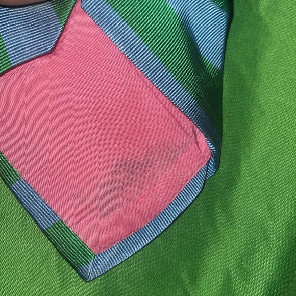 Lilly Pulitzer Green and Gray Striped Men's Tie-Flaws - Picture 4 of 6